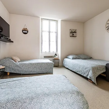 Studio Centre Ville Avec Parking Prive Cholet Exterior foto